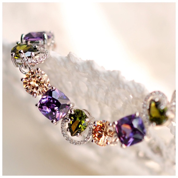 The Lorda Colorful Zircon Bracelet - Picture 4 of 4